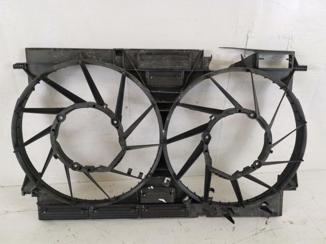 bontott AUDI Q7 Hűtőventilátor Tartó