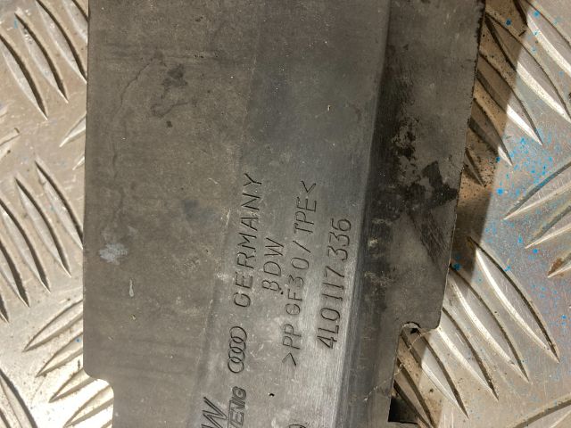 bontott AUDI Q7 Intercooler Légterelő