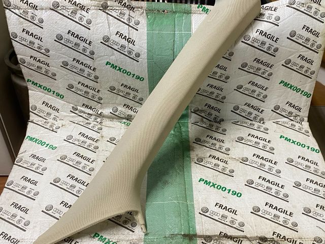 bontott AUDI Q7 Jobb A Oszlop Burkolat