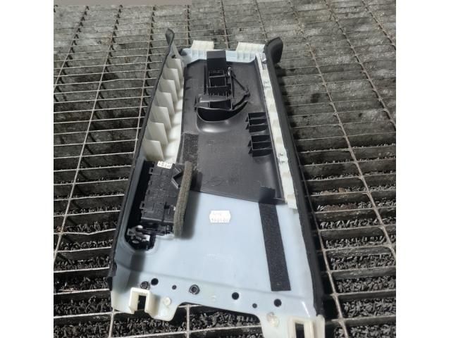 bontott AUDI Q7 Jobb B Oszlop Burkolat