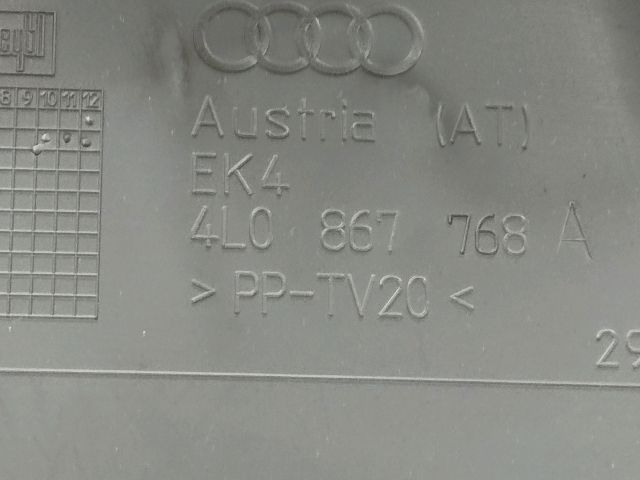 bontott AUDI Q7 Jobb C Oszlop Burkolat