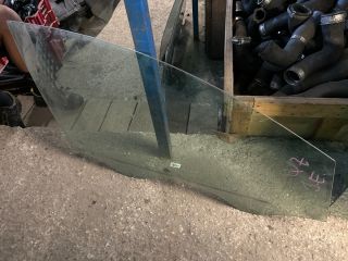 bontott AUDI Q7 Jobb első Ablak