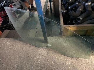 bontott AUDI Q7 Jobb első Ablak