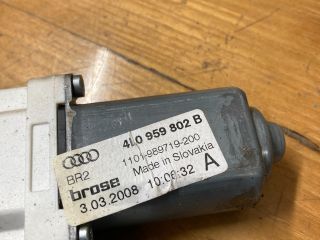 bontott AUDI Q7 Jobb első Ablakemelő Motor