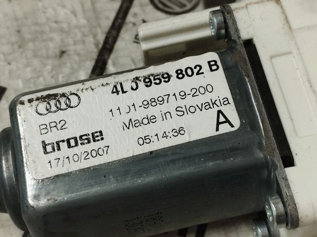 bontott AUDI Q7 Jobb első Ablakemelő Motor