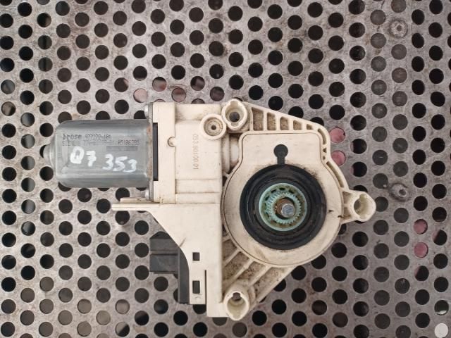 bontott AUDI Q7 Jobb első Ablakemelő Motor