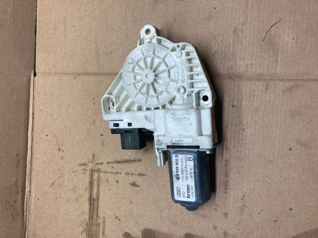 bontott AUDI Q7 Jobb első Ablakemelő Motor