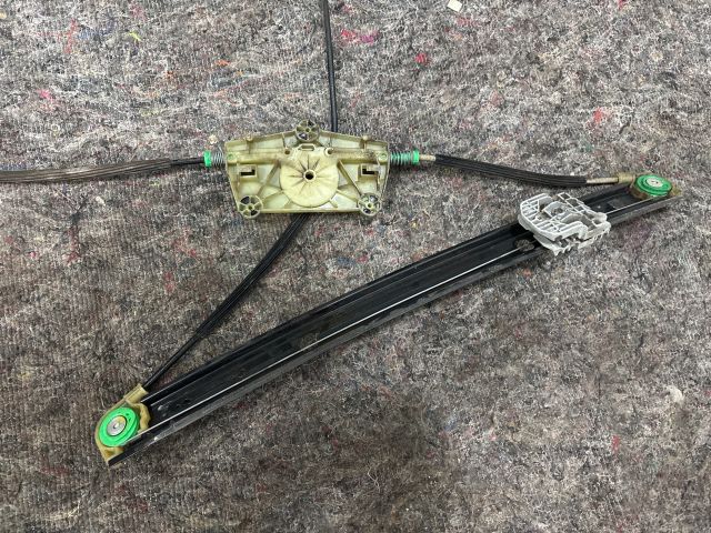 bontott AUDI Q7 Jobb első Ablakemelő Szerkezet (Elektromos)