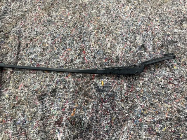 bontott AUDI Q7 Jobb első Ablaktörlő Kar