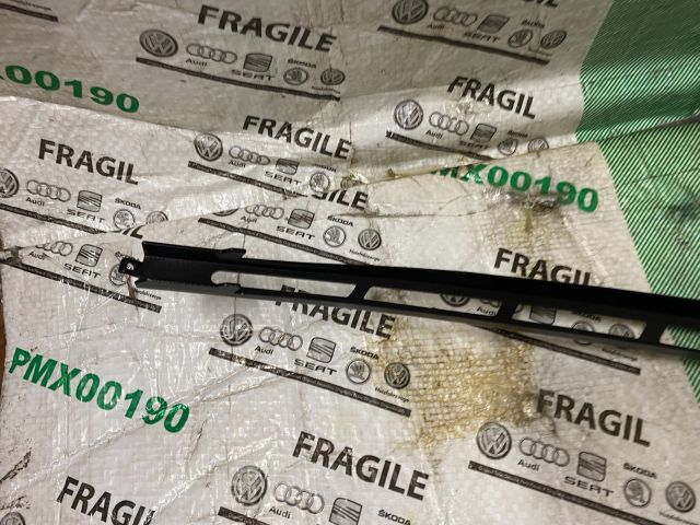 bontott AUDI Q7 Jobb első Ablaktörlő Kar