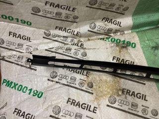 bontott AUDI Q7 Jobb első Ablaktörlő Kar