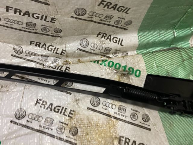 bontott AUDI Q7 Jobb első Ablaktörlő Kar