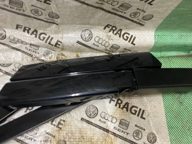 bontott AUDI Q7 Jobb első Ablaktörlő Kar