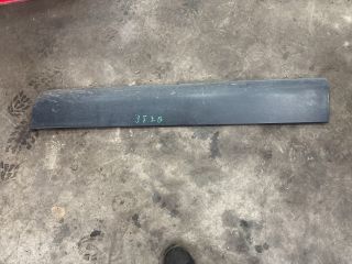 bontott AUDI Q7 Jobb első Ajtó Díszléc