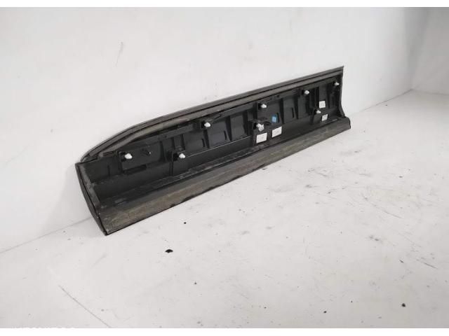 bontott AUDI Q7 Jobb első Ajtó Díszléc