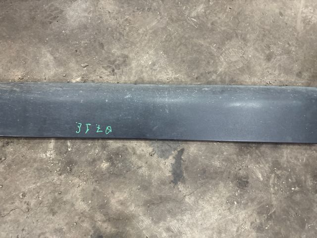 bontott AUDI Q7 Jobb első Ajtó Díszléc