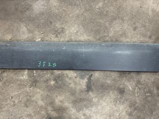 bontott AUDI Q7 Jobb első Ajtó Díszléc