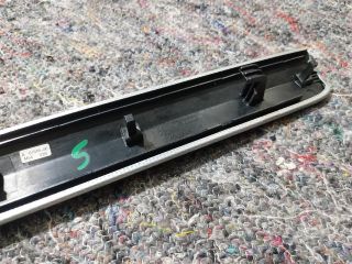 bontott AUDI Q7 Jobb első Ajtó Kárpit Díszléc