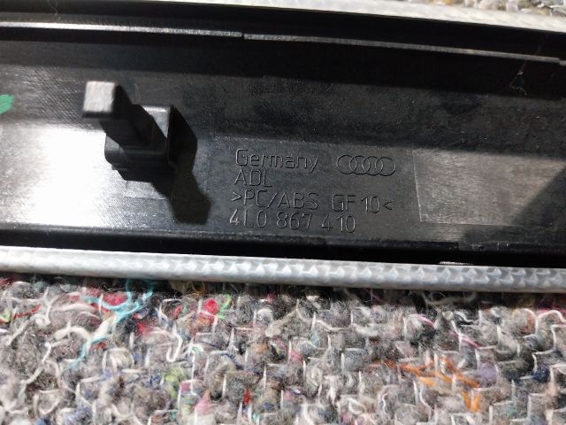 bontott AUDI Q7 Jobb első Ajtó Kárpit Díszléc