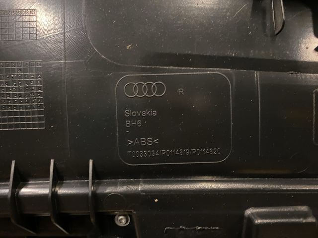 bontott AUDI Q7 Jobb első Ajtó Kárpit