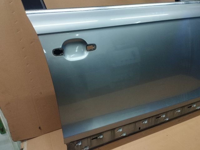 bontott AUDI Q7 Jobb első Ajtó (Üres lemez)