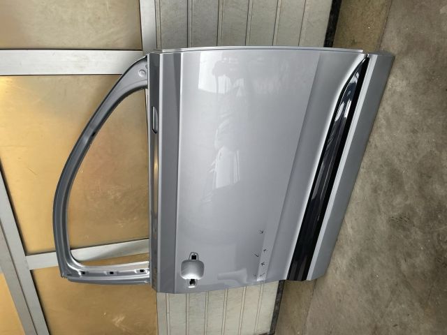 bontott AUDI Q7 Jobb első Ajtó (Üres lemez)