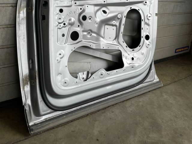bontott AUDI Q7 Jobb első Ajtó (Üres lemez)