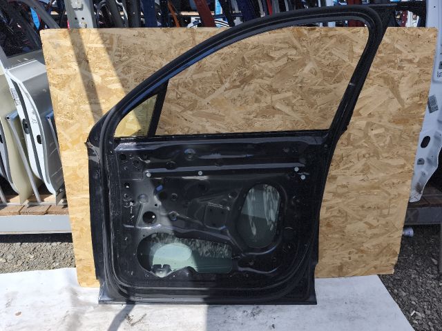 bontott AUDI Q7 Jobb első Ajtó (Üres lemez)