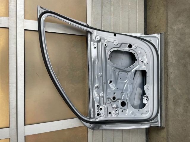 bontott AUDI Q7 Jobb első Ajtó (Üres lemez)