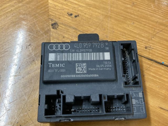 bontott AUDI Q7 Jobb első Ajtó Vezérlőegység