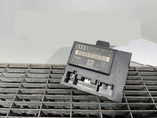 bontott AUDI Q7 Jobb első Ajtó Vezérlőegység