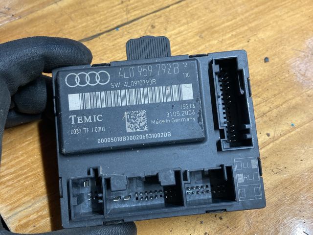 bontott AUDI Q7 Jobb első Ajtó Vezérlőegység