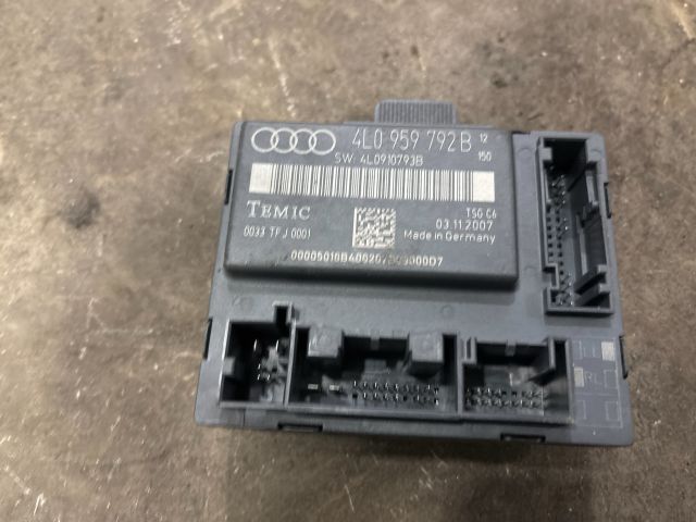 bontott AUDI Q7 Jobb első Ajtó Vezérlőegység