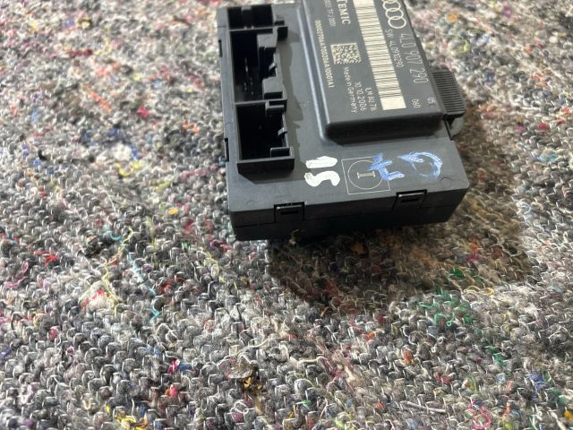 bontott AUDI Q7 Jobb első Ajtó Vezérlőegység