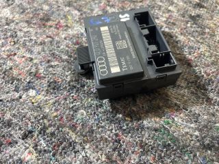 bontott AUDI Q7 Jobb első Ajtó Vezérlőegység