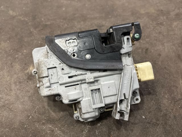 bontott AUDI Q7 Jobb első Ajtózár