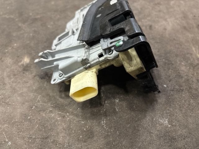 bontott AUDI Q7 Jobb első Ajtózár