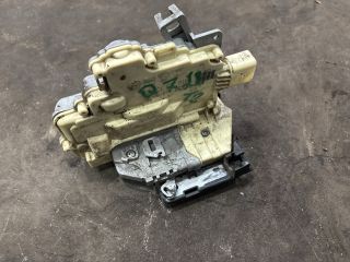 bontott AUDI Q7 Jobb első Ajtózár