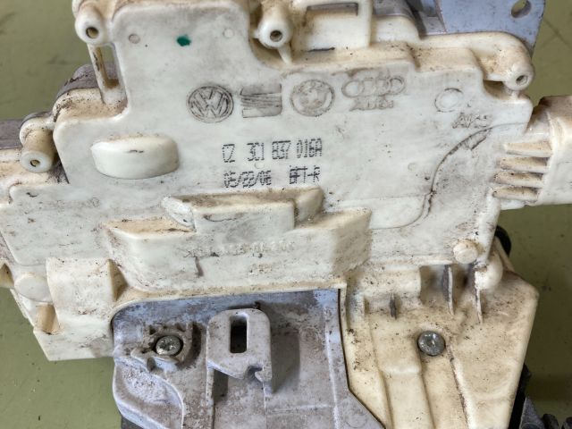 bontott AUDI Q7 Jobb első Ajtózár