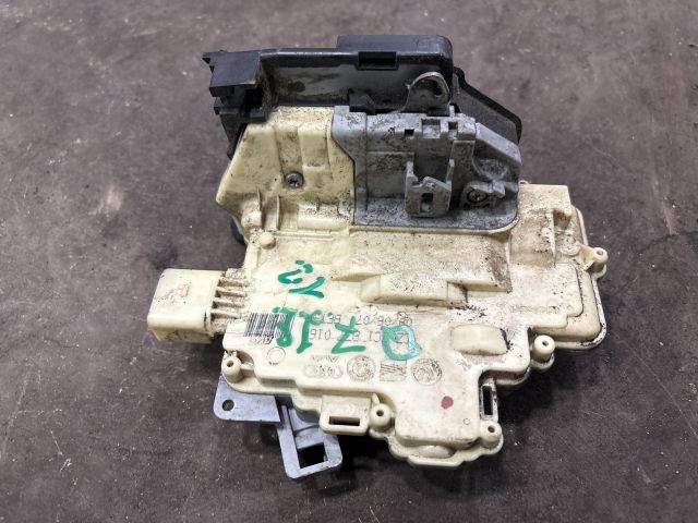 bontott AUDI Q7 Jobb első Ajtózár