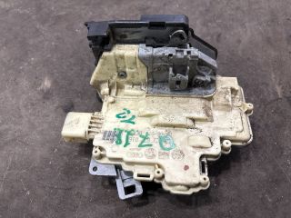 bontott AUDI Q7 Jobb első Ajtózár