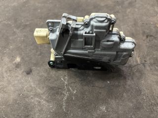 bontott AUDI Q7 Jobb első Ajtózár