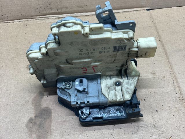 bontott AUDI Q7 Jobb első Ajtózár