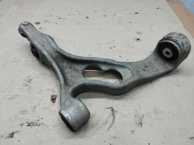 bontott AUDI Q7 Jobb első Alsó Lengőkar