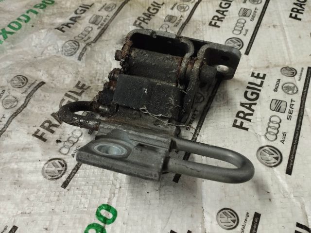 bontott AUDI Q7 Jobb első Alsó Zsanér