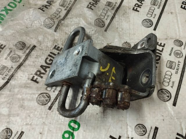 bontott AUDI Q7 Jobb első Alsó Zsanér