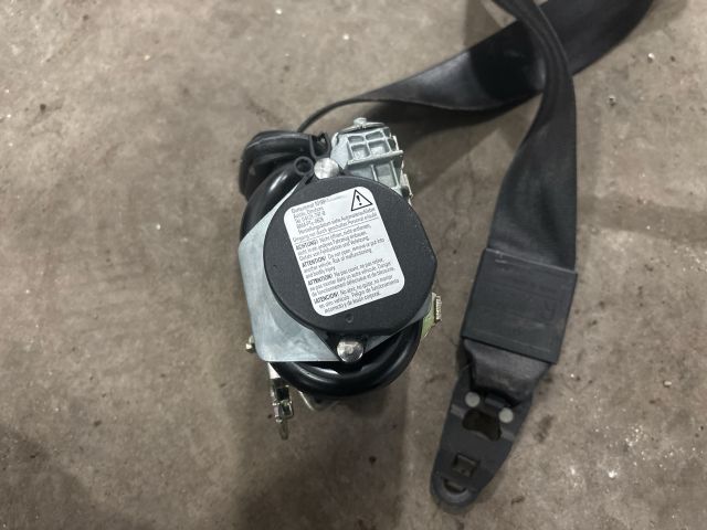 bontott AUDI Q7 Jobb első Biztonsági Öv