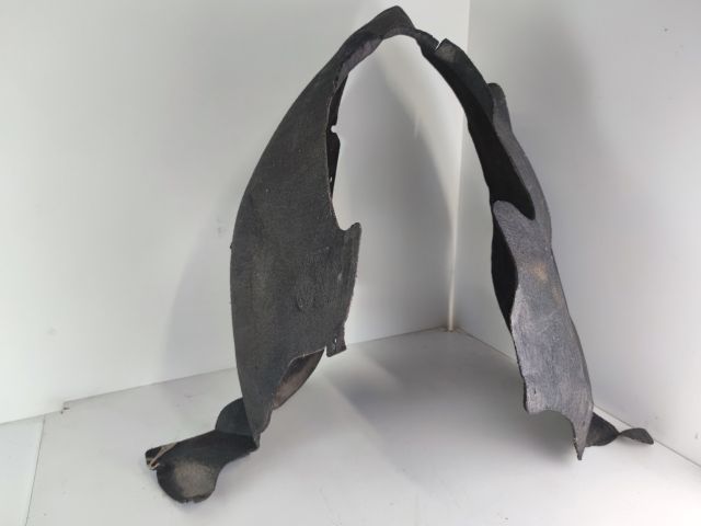 bontott AUDI Q7 Jobb első Dobbetét (Kerékjárati, Műanyag)