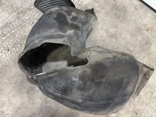 bontott AUDI Q7 Jobb első Első Dobbetét (Kerékjárati, Műanyag)