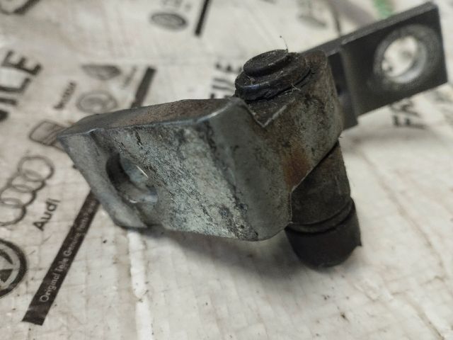 bontott AUDI Q7 Jobb első Felső Zsanér